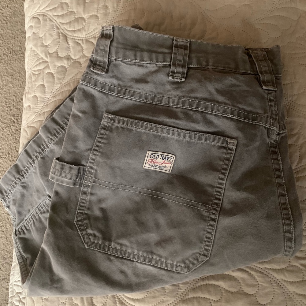 Old navy men’s carpenter shorts